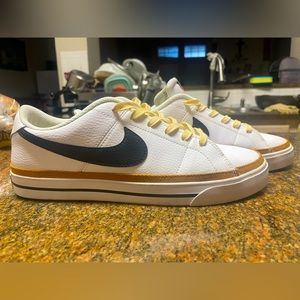 Nike Court Legacy (Size 8) mens